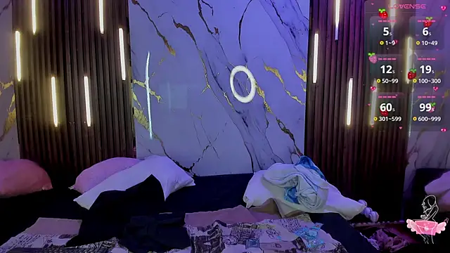 Snapshot of VictoriaDuart chatting on 10/30/25, 08:20 VictoriaDuart online show from 10/30/25, 08:20