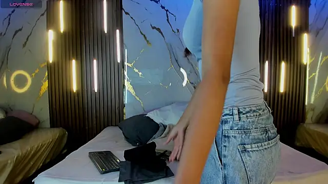 Snapshot of VictoriaDuart chatting on 11/09/25, 08:29 VictoriaDuart online show from 11/09/25, 08:29