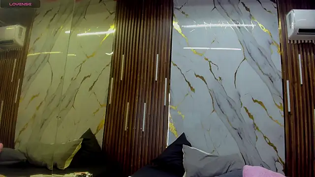 Snapshot of VictoriaDuart chatting on 11/10/25, 08:19 VictoriaDuart online show from 11/10/25, 08:19