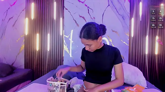 Snapshot of VictoriaDuart chatting on 11/26/25, 08:21 VictoriaDuart online show from 11/26/25, 08:21