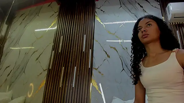 Snapshot of VictoriaDuart chatting on 12/05/25, 08:16 VictoriaDuart online show from 12/05/25, 08:16