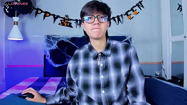 Tsuki Maru online show from 10/23/25, 07:56