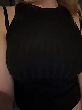 Snapshot of ellieen chatting on 12/01/25, 09:31 ellieen online show from 12/01/25, 09:31