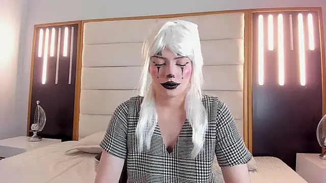 RebecaSnow online show from 10/15/25, 08:53