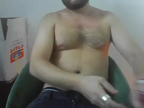 Snapshot of blondi4 chatting on 12/14/25, 12:21 blondi4 online show from 12/14/25, 12:21