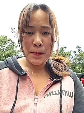 Snapshot of ALIENHR38 chatting on 03/10/26, 01:43 ALIENHR38 online show from 03/10/26, 01:43