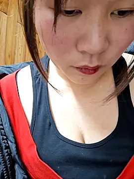 Snapshot of ALIENHR38 chatting on 03/13/26, 01:56 ALIENHR38 online show from 03/13/26, 01:56