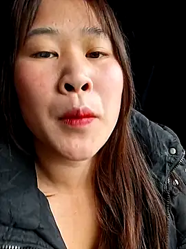 Snapshot of ALIENHR38 chatting on 03/17/26, 01:32 ALIENHR38 online show from 03/17/26, 01:32