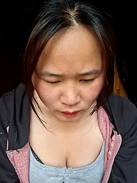 Snapshot of ALIENHR38 chatting on 04/03/26, 01:03 ALIENHR38 online show from 04/03/26, 01:03