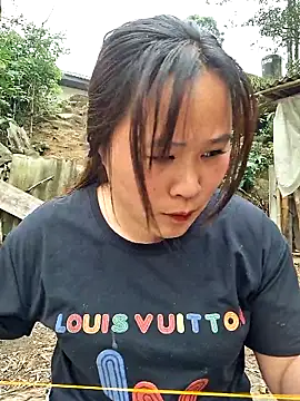 Snapshot of ALIENHR38 chatting on 04/16/26, 01:39 ALIENHR38 online show from 04/16/26, 01:39