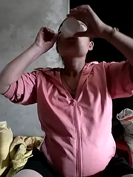 Snapshot of soope-00 chatting on 10/28/25, 12:14 soope-00 online show from 10/28/25, 12:14