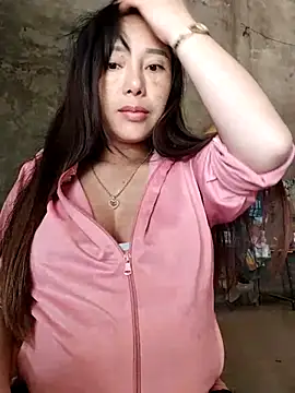 Snapshot of soope-00 chatting on 10/30/25, 01:51 soope-00 online show from 10/30/25, 01:51