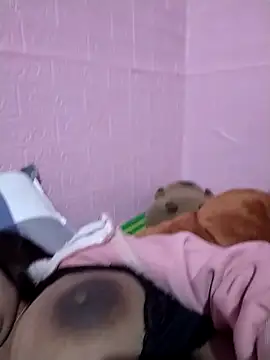 Snapshot of soope-00 chatting on 11/22/25, 07:13 soope-00 online show from 11/22/25, 07:13