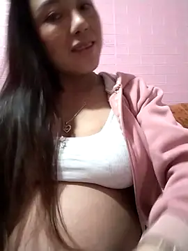 Snapshot of soope-00 chatting on 11/24/25, 01:22 soope-00 online show from 11/24/25, 01:22