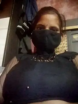 Snapshot of Sona_42i chatting on 10/05/25, 08:51 Sona 42i online show from 10/05/25, 08:51