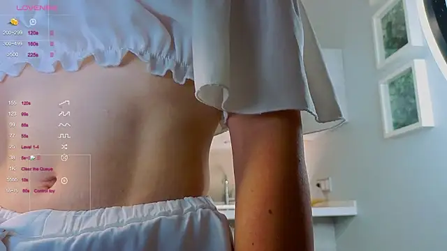 JuliannaWenger online show from 10/22/25, 04:18