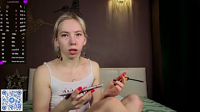 JuliannaWenger online show from 02/01/26, 03:43