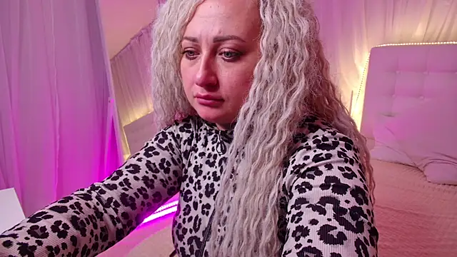 Lilit 1Love online show from 11/21/25, 04:16