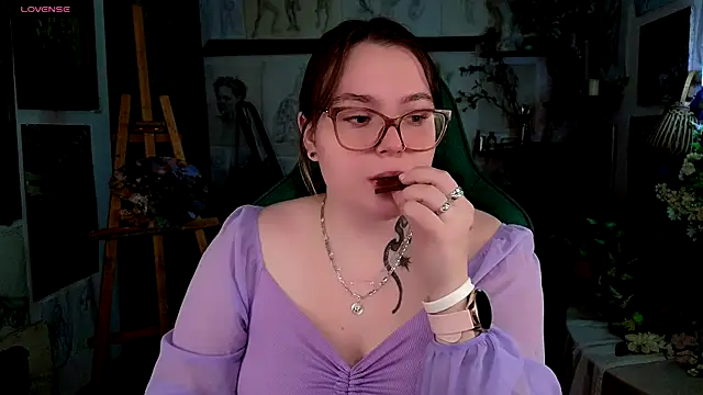 Snapshot of KatrinClark chatting on 09/08/25, 04:39 KatrinClark online show from 09/08/25, 04:39