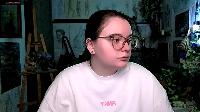 Snapshot of KatrinClark chatting on 09/13/25, 04:18 KatrinClark online show from 09/13/25, 04:18