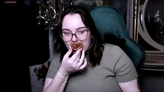 Snapshot of KatrinClark chatting on 09/26/25, 04:22 KatrinClark online show from 09/26/25, 04:22