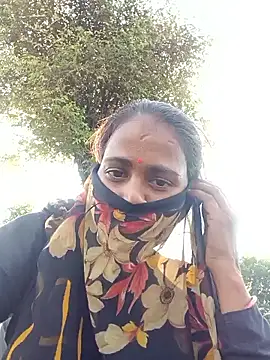 Snapshot of Maya_cut chatting on 09/19/25, 10:16 Maya cut online show from 09/19/25, 10:16