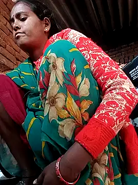 Snapshot of Maya_cut chatting on 11/14/25, 03:16 Maya cut online show from 11/14/25, 03:16