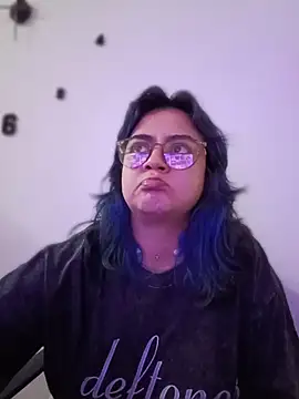 Snapshot of LylaVixxen chatting on 03/17/26, 06:17 LylaVixxen online show from 03/17/26, 06:17