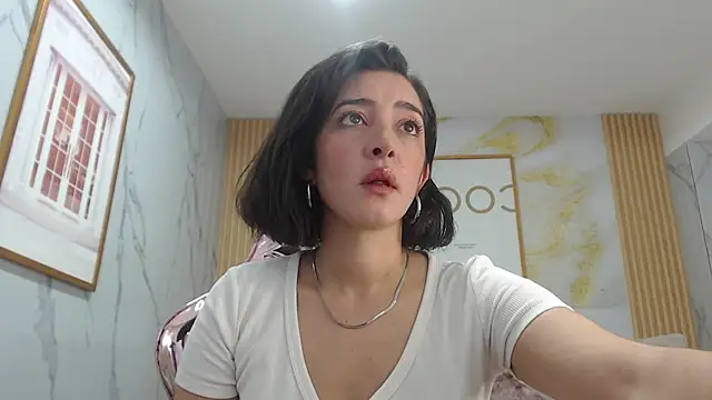 sara lopez s online show from 09/27/25, 01:05