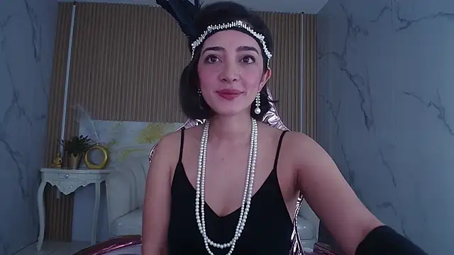 sara lopez s online show from 10/31/25, 02:07