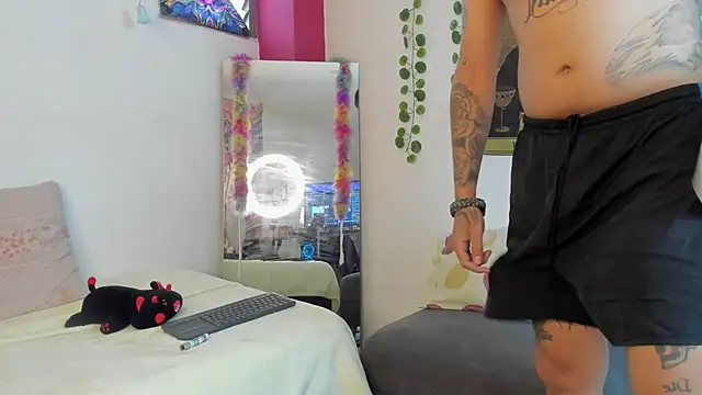 Snapshot of rosse_dredd chatting on 09/30/25, 03:39 rosse dredd online show from 09/30/25, 03:39