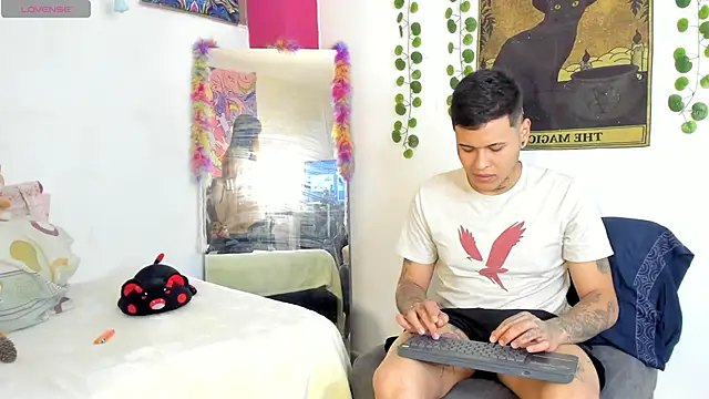 Snapshot of rosse_dredd chatting on 10/05/25, 10:07 rosse dredd online show from 10/05/25, 10:07