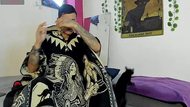 Snapshot of rosse_dredd chatting on 10/23/25, 01:54 rosse dredd online show from 10/23/25, 01:54