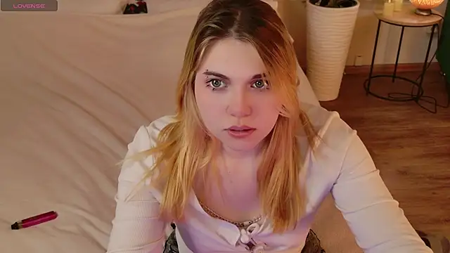 Evie Vall online show from 11/28/25, 05:26