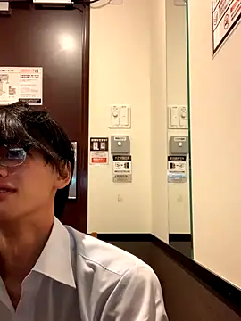 Snapshot of nowariwish chatting on 10/06/25, 05:21 nowariwish online show from 10/06/25, 05:21