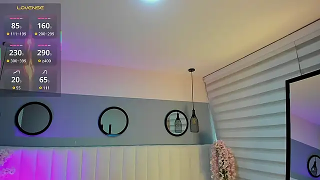 Mila Hank  online show from 12/17/25, 12:00