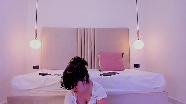 Snapshot of PamelaBonnet_mml chatting on 11/22/25, 04:17 PamelaBonnet mml online show from 11/22/25, 04:17