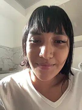 Snapshot of Amberdecolombia chatting on 11/16/25, 08:03 Amberdecolombia online show from 11/16/25, 08:03