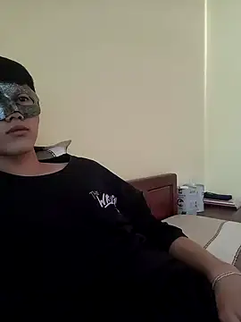 thienlong05 online show from 09/12/25, 05:18