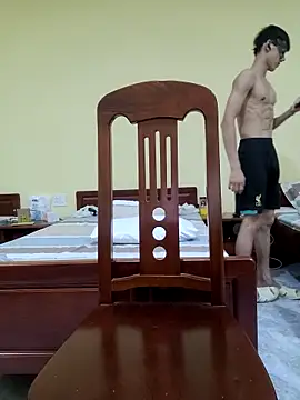 thienlong05 online show from 09/14/25, 03:00