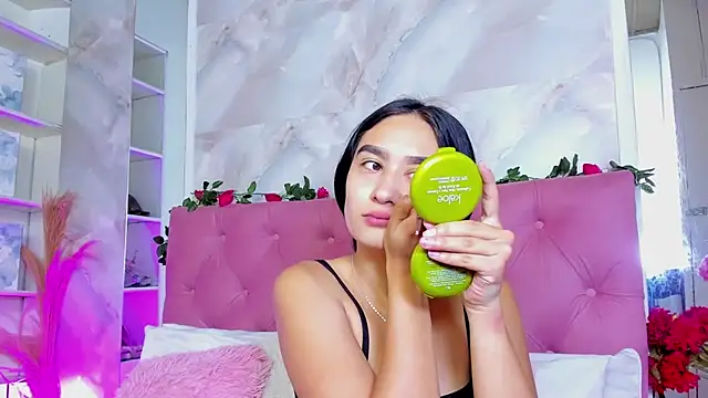 Nicolqueen  online show from 10/22/25, 11:21