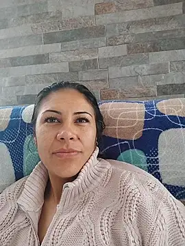 Snapshot of KittyHoleshot87 chatting on 02/20/26, 02:39 KittyHoleshot87 online show from 02/20/26, 02:39