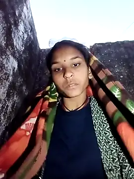 Idhika Jha online show from 11/28/25, 12:57