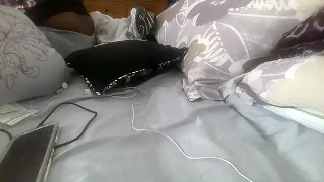 Snapshot of prettymaa chatting on 01/06/26, 06:44 prettymaa online show from 01/06/26, 06:44