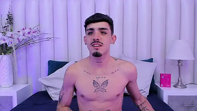 Snapshot of NikoStone_ chatting on 09/17/25, 03:52 NikoStone online show from 09/17/25, 03:52