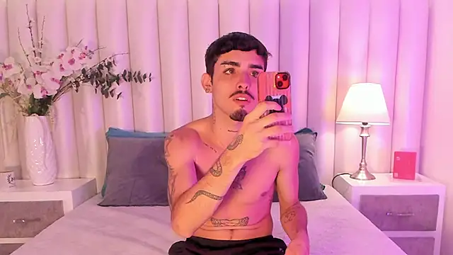 Snapshot of NikoStone_ chatting on 10/07/25, 04:53 NikoStone online show from 10/07/25, 04:53