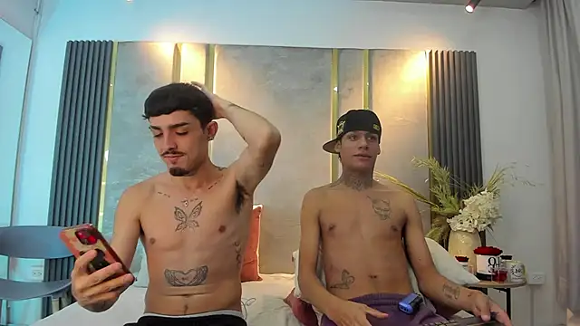 Snapshot of NikoStone_ chatting on 11/19/25, 05:07 NikoStone online show from 11/19/25, 05:07