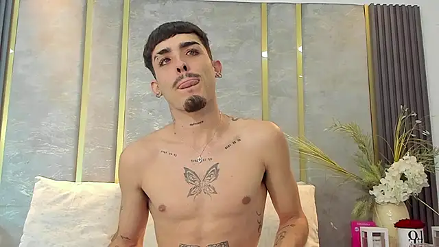 Snapshot of NikoStone_ chatting on 12/03/25, 04:31 NikoStone online show from 12/03/25, 04:31