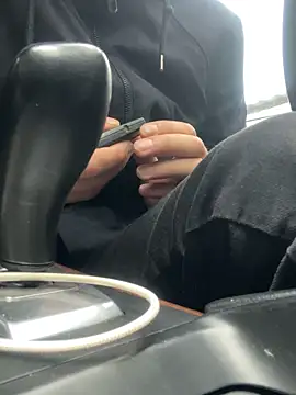 Snapshot of bmwe71 chatting on 09/30/25, 07:35 bmwe71 online show from 09/30/25, 07:35