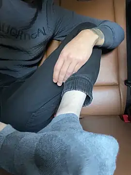 Snapshot of bmwe71 chatting on 10/02/25, 01:40 bmwe71 online show from 10/02/25, 01:40